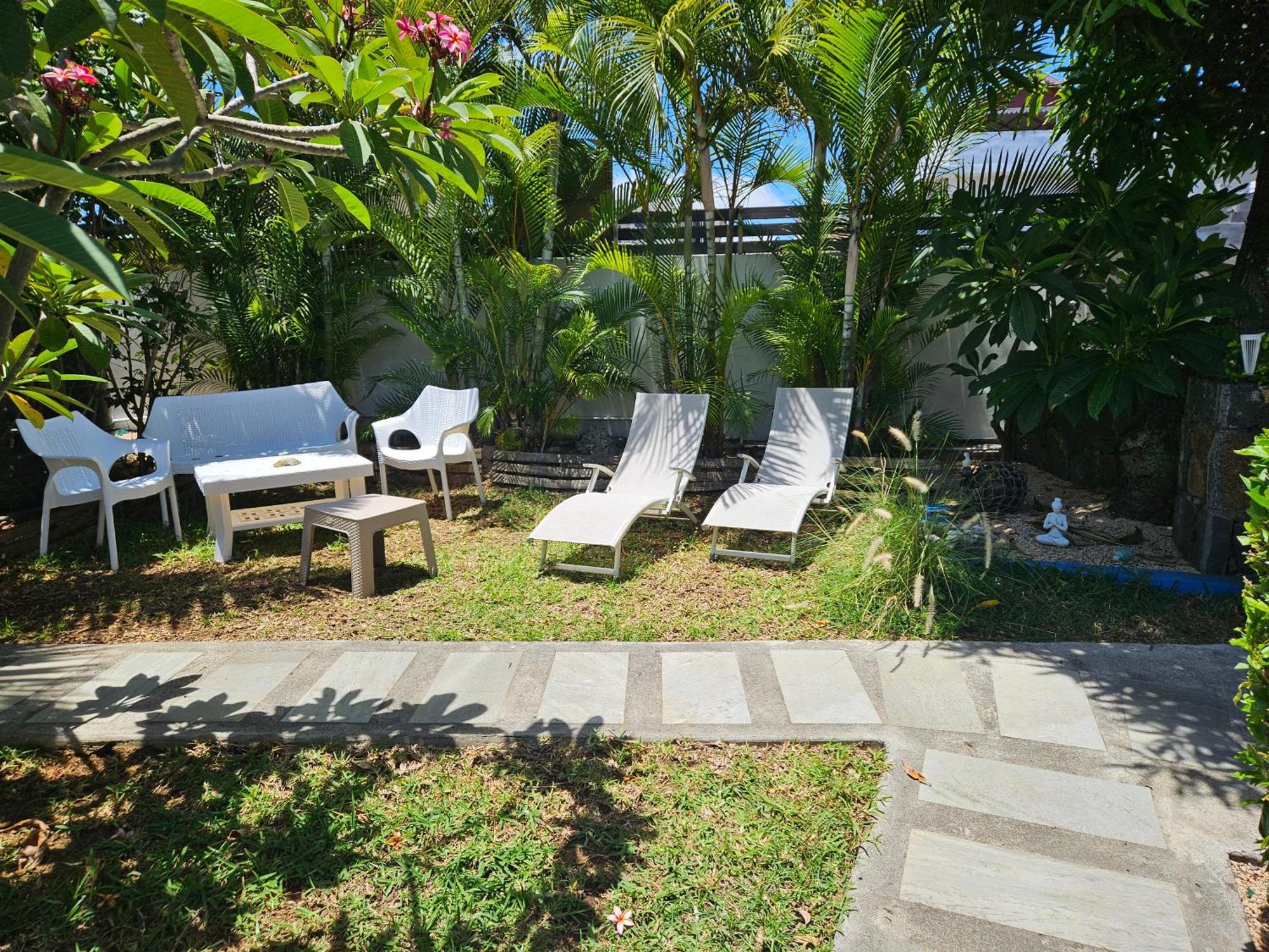 Casa Frangipani Mauritius Apartment Trou d'Eau Douce Exterior photo